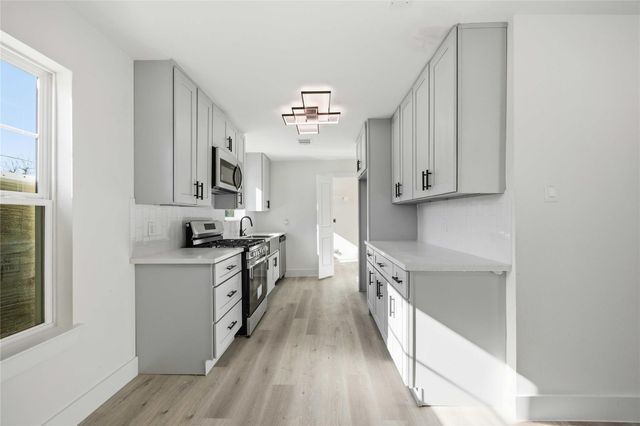 1501 Cavalcade Street, Houston, TX 77009