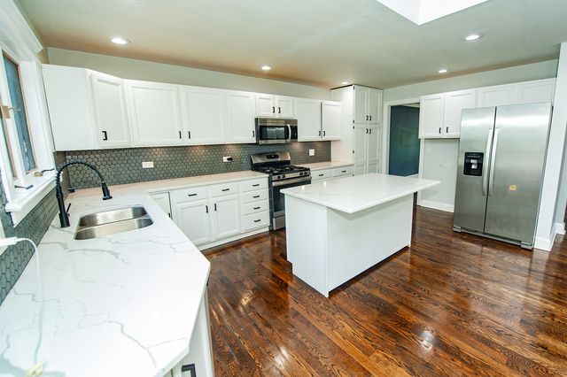 18910 W Orchard Lane, Grayslake, IL 60030