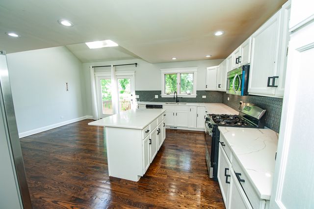18910 W Orchard Lane, Grayslake, IL 60030