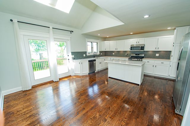 18910 W Orchard Lane, Grayslake, IL 60030