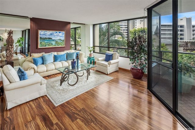 1525 Wilder Avenue 308, Honolulu, HI 96822