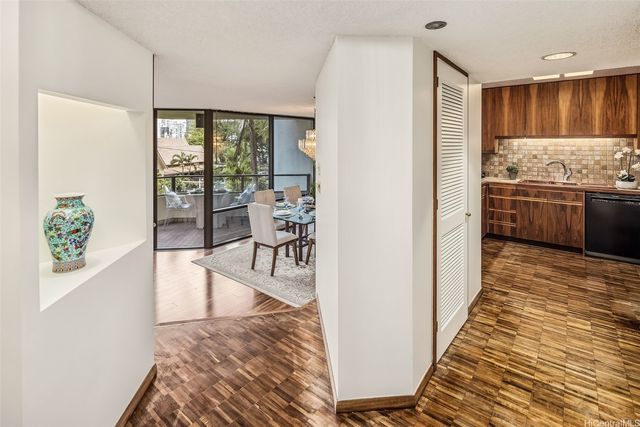 1525 Wilder Avenue 308, Honolulu, HI 96822