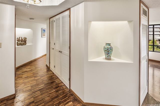 1525 Wilder Avenue 308, Honolulu, HI 96822