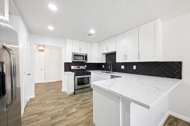 308 Brandywyne Drive, Friendswood, TX 77546