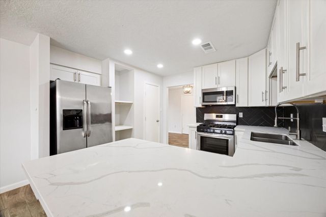 308 Brandywyne Drive, Friendswood, TX 77546