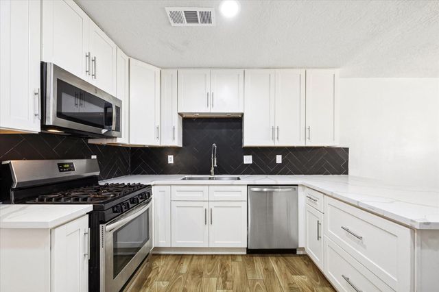 308 Brandywyne Drive, Friendswood, TX 77546