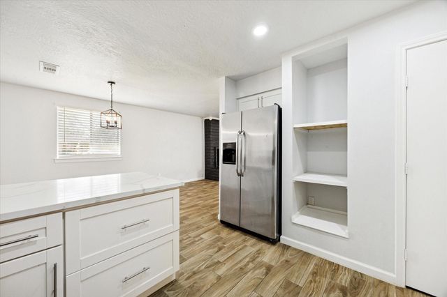 308 Brandywyne Drive, Friendswood, TX 77546