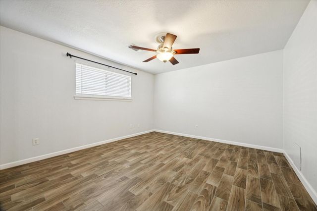 308 Brandywyne Drive, Friendswood, TX 77546