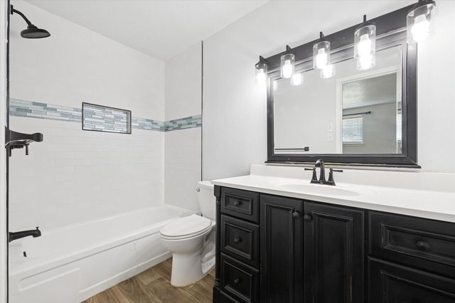 308 Brandywyne Drive, Friendswood, TX 77546