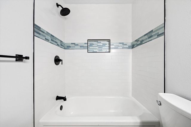 308 Brandywyne Drive, Friendswood, TX 77546