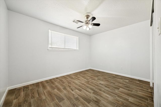 308 Brandywyne Drive, Friendswood, TX 77546