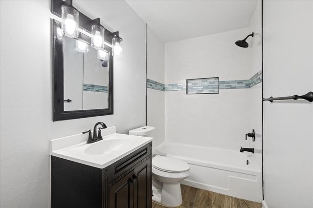 308 Brandywyne Drive, Friendswood, TX 77546