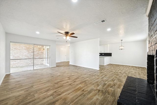 308 Brandywyne Drive, Friendswood, TX 77546