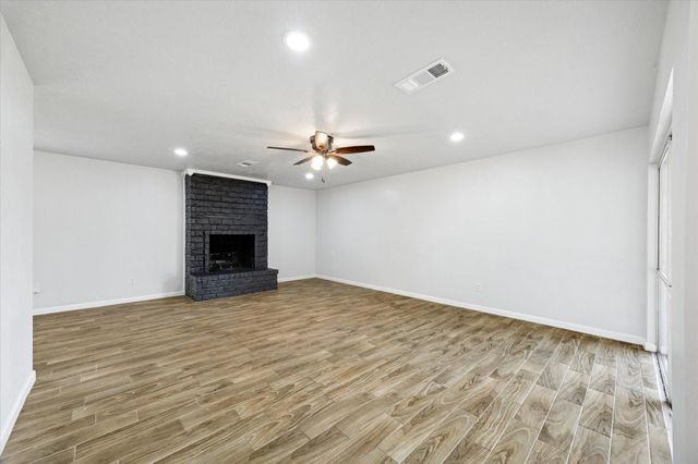 308 Brandywyne Drive, Friendswood, TX 77546