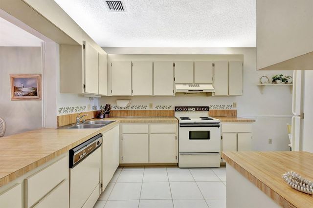 1600 SE Saint Lucie Boulevard SE 211, Stuart, FL 34996