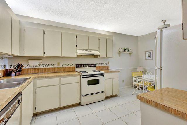 1600 SE Saint Lucie Boulevard SE 211, Stuart, FL 34996