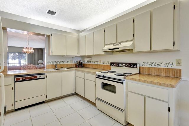 1600 SE Saint Lucie Boulevard SE 211, Stuart, FL 34996