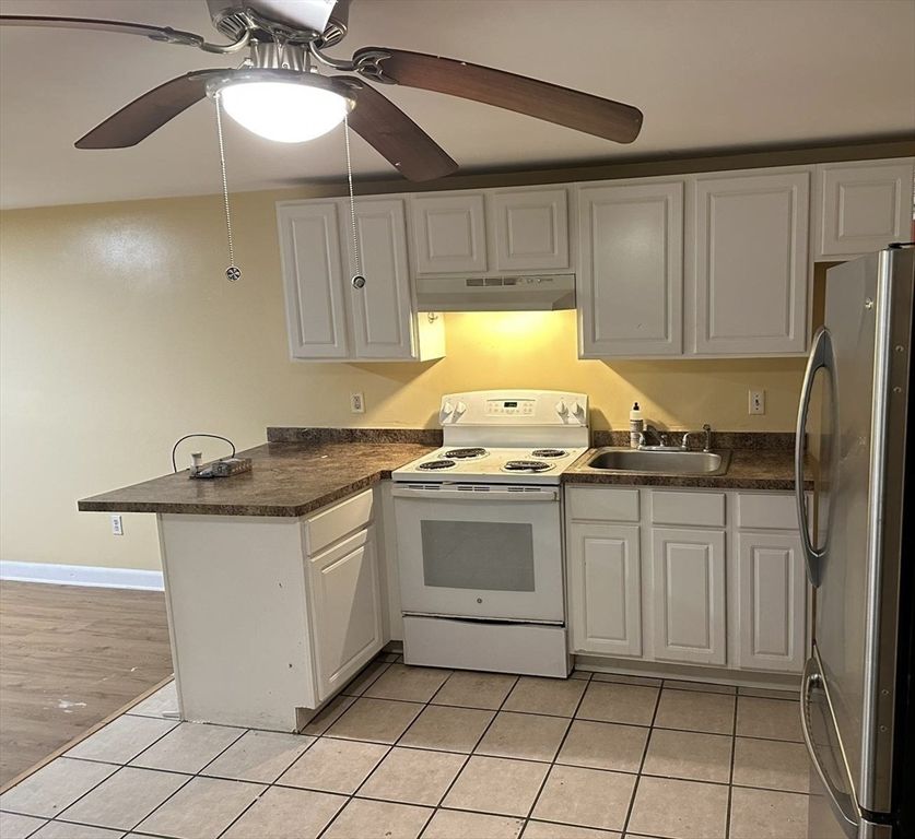 71 Mystic St 4, Methuen, MA 01844