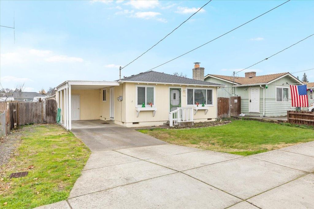 166 Mace Road, Medford, OR 97501