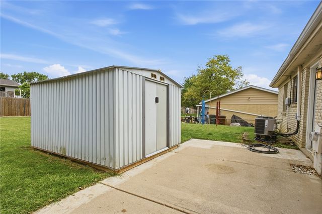 4799 Scothills Drive, Englewood, OH 45322