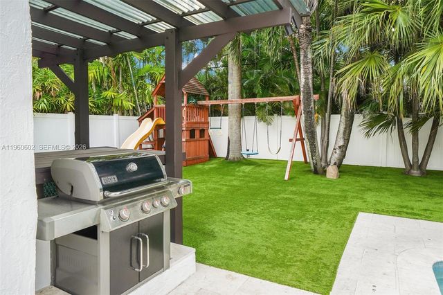 5237 La Gorce Dr, Miami Beach, FL 33140