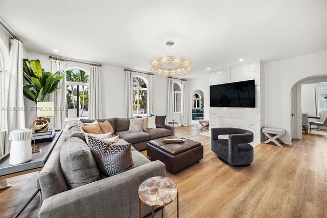 5237 La Gorce Dr, Miami Beach, FL 33140