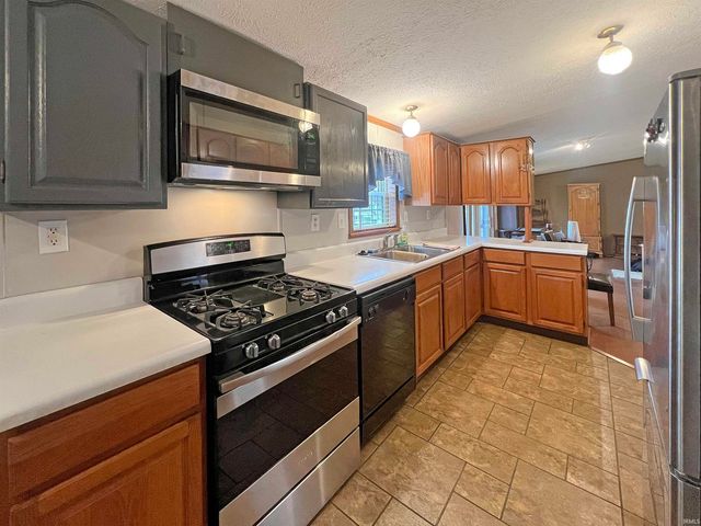 1108 Vogel Avenue, Huntingburg, IN 47542