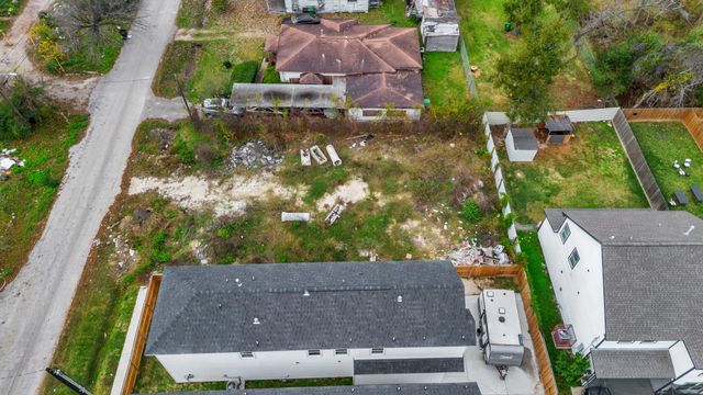 4121 E Toliver St, Houston, TX 77016