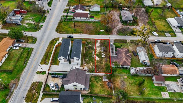 4121 E Toliver St, Houston, TX 77016