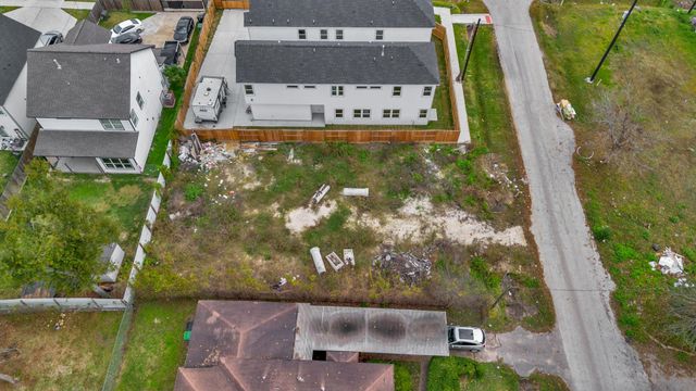 4121 E Toliver St, Houston, TX 77016