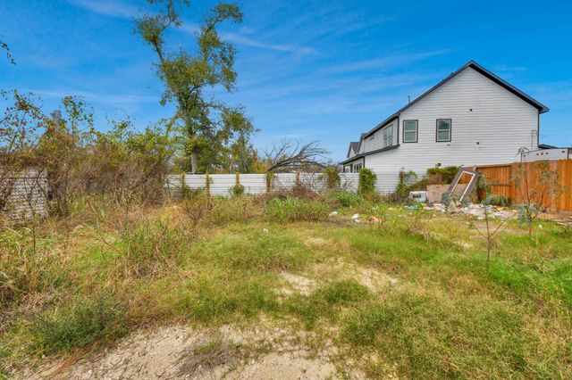 4121 E Toliver St, Houston, TX 77016