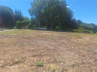 1 Kernwood Avenue, Johnston, RI 02919