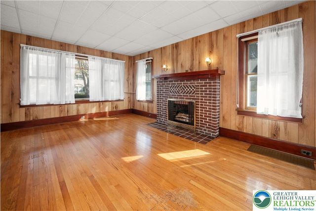 2730 Farmersville Road, Bethlehem City, PA 18020