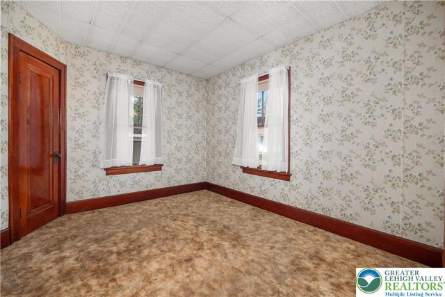 2730 Farmersville Road, Bethlehem City, PA 18020