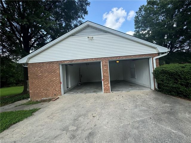 2400 Union Cross Road, Winston-salem, NC 27107