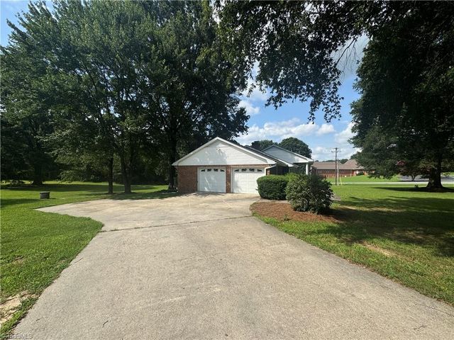 2400 Union Cross Road, Winston-salem, NC 27107