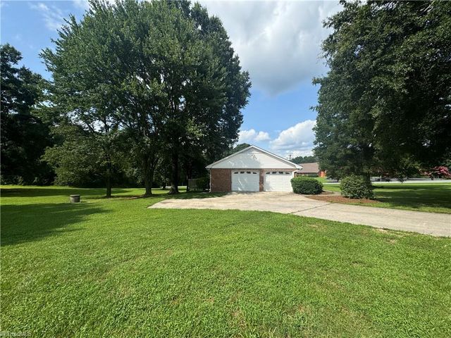2400 Union Cross Road, Winston-salem, NC 27107