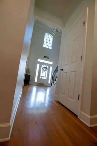 320 Creekside Dr, Lewisburg, TN 37091