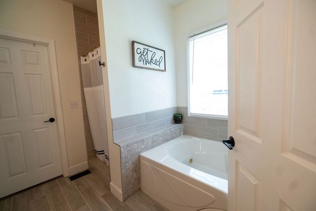 320 Creekside Dr, Lewisburg, TN 37091
