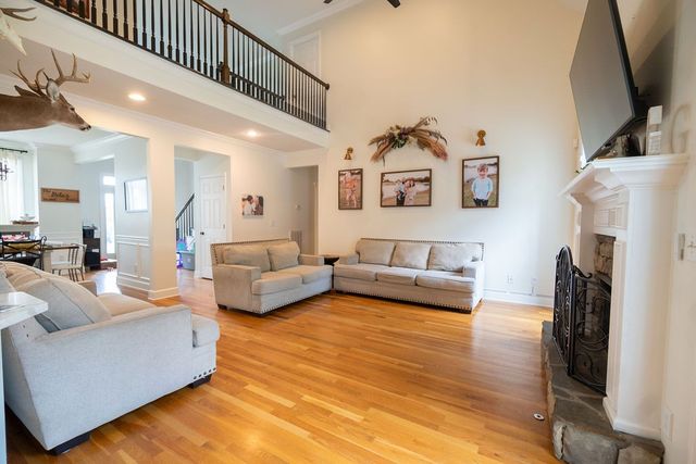 320 Creekside Dr, Lewisburg, TN 37091