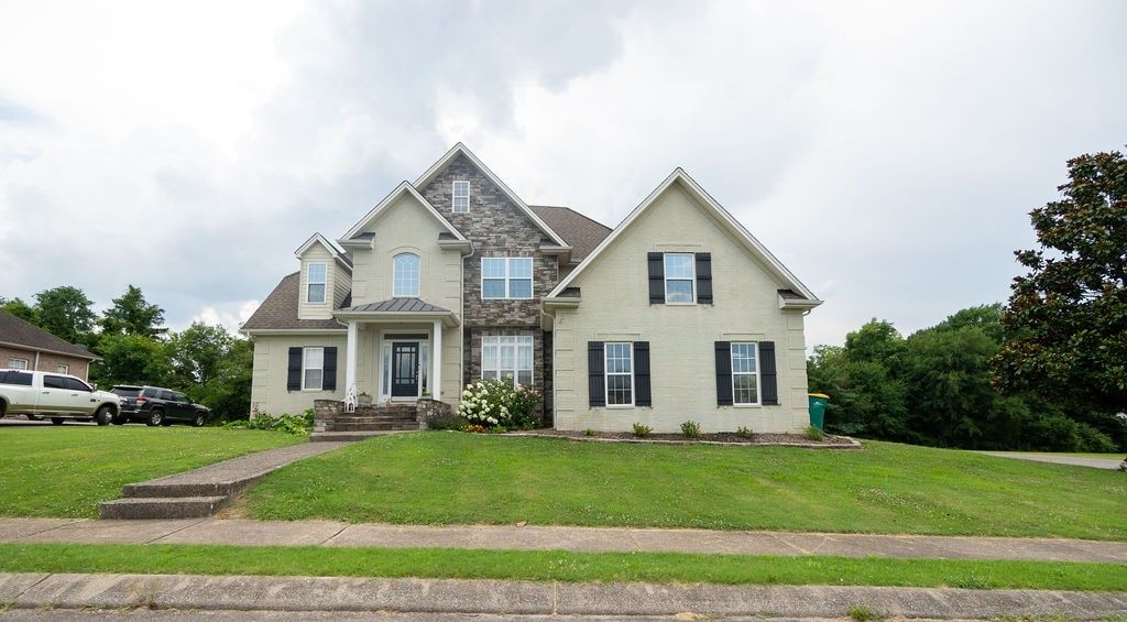 320 Creekside Dr, Lewisburg, TN 37091