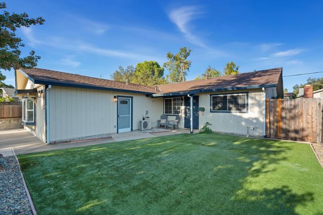 5875 Woodleigh Dr, Carmichael, CA 95608