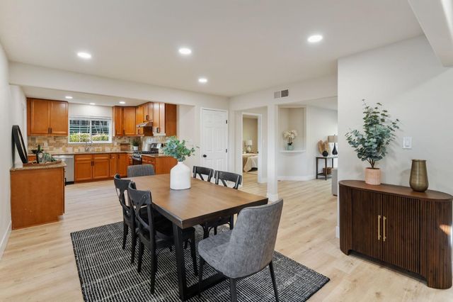 5875 Woodleigh Dr, Carmichael, CA 95608