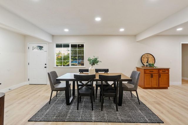 5875 Woodleigh Dr, Carmichael, CA 95608