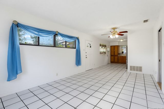 271 WAYSIDE DR, San Antonio, TX 78213