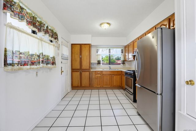 271 WAYSIDE DR, San Antonio, TX 78213