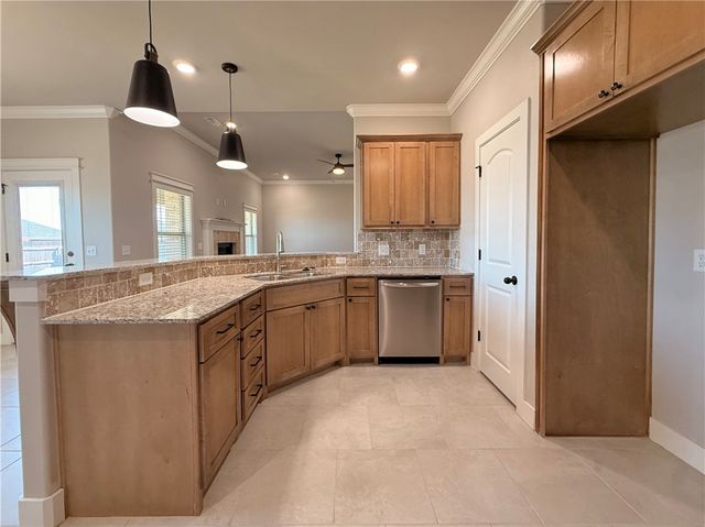 890 Madden Street, Tontitown, AR 72762