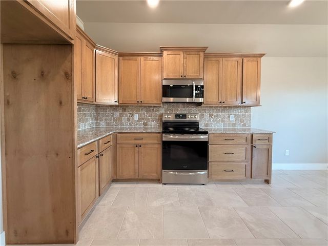 890 Madden Street, Tontitown, AR 72762