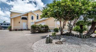 129 Sea Breeze Dr, Aransas Pass, TX 78336