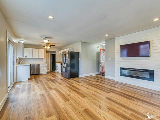 18153 Doncaster Court, Brownstown, MI 48193